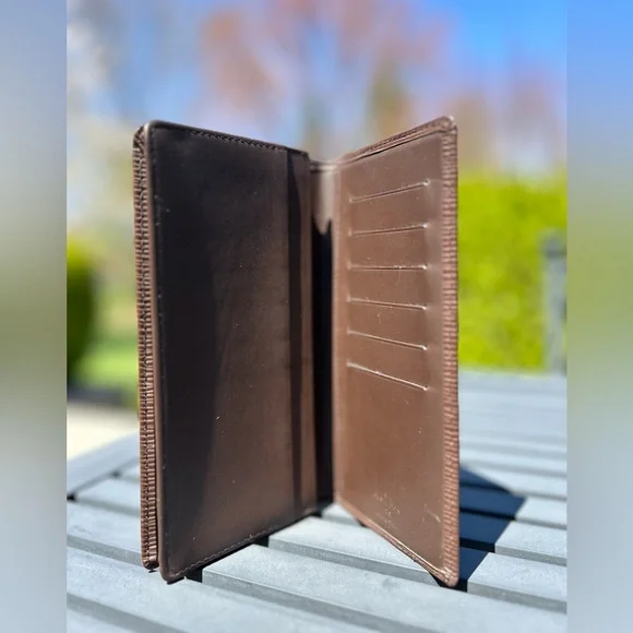 Louis Vuitton Epi Leather Brazza Wallet EUC unisex - Picture 5 of 16